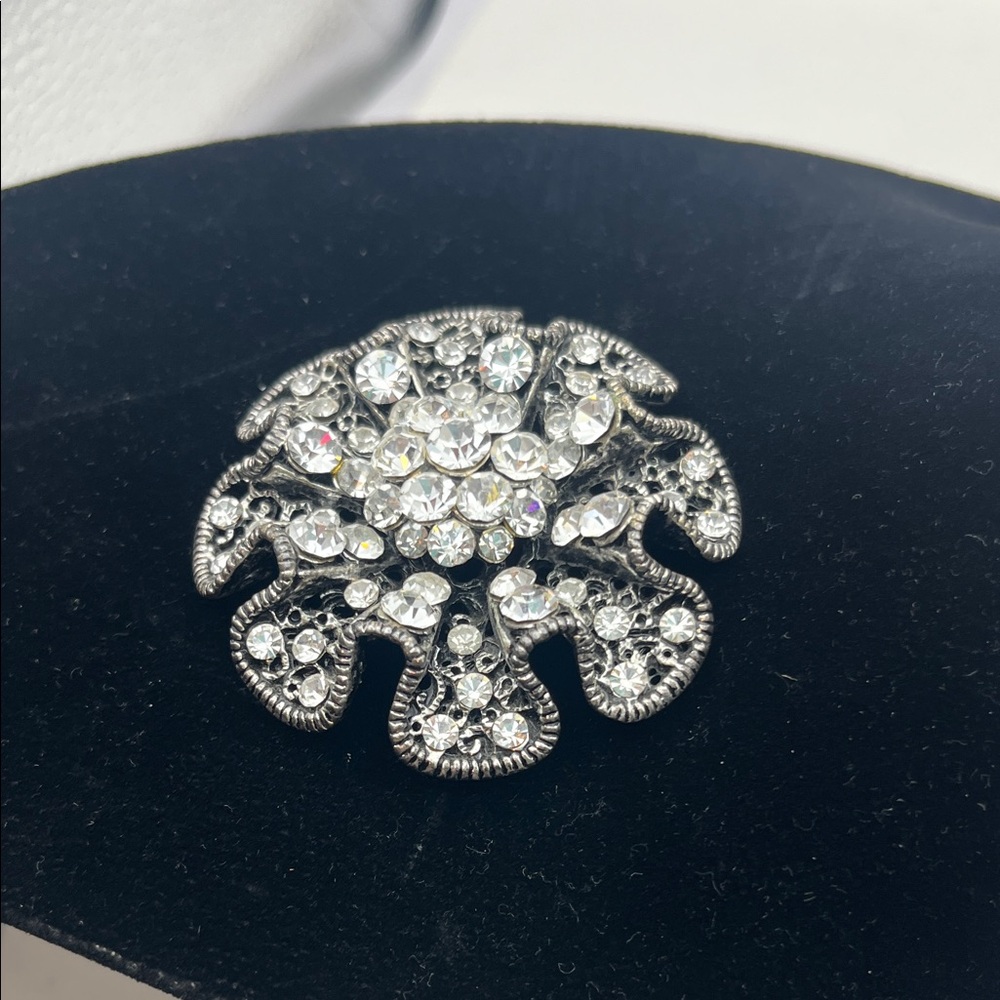 Vintage RUFFLE EDGE Rhinestone Brooch SUPER SPARKLY pin flower